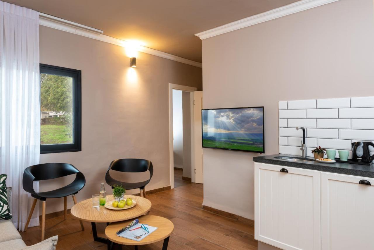 Erettz Travel Hotel *